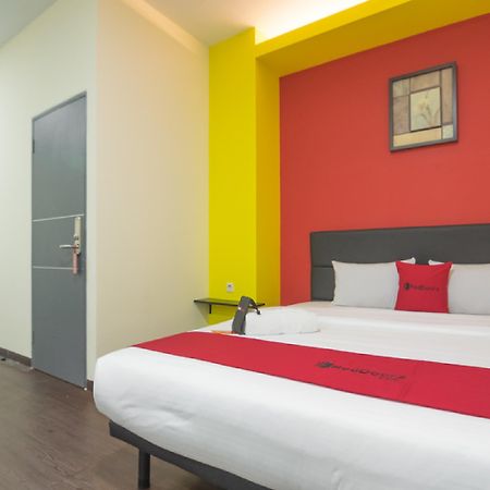 Reddoorz Near Itc Mangga Dua Hotel Jakarta Ngoại thất bức ảnh