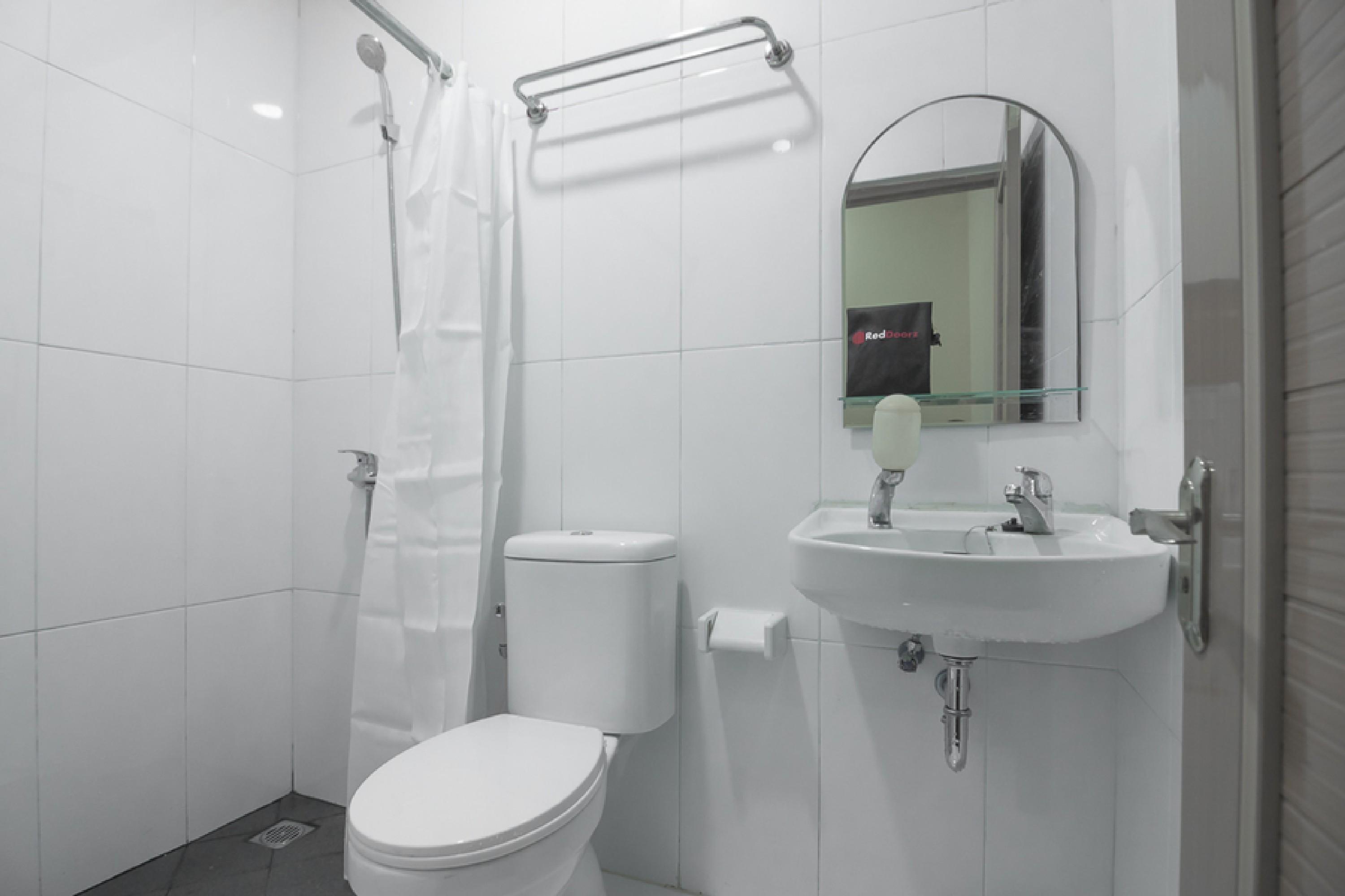 Reddoorz Near Itc Mangga Dua Hotel Jakarta Ngoại thất bức ảnh