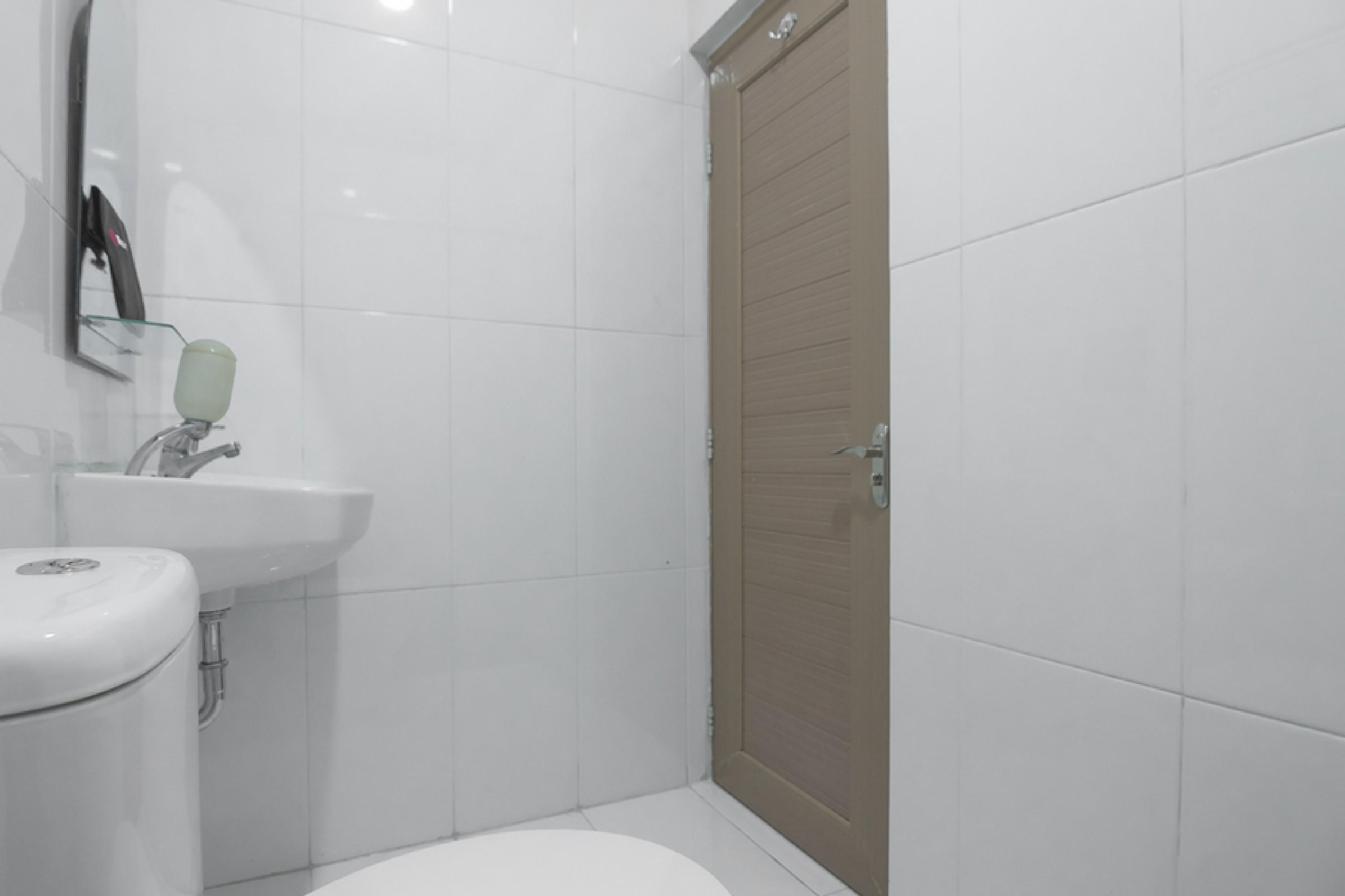 Reddoorz Near Itc Mangga Dua Hotel Jakarta Ngoại thất bức ảnh