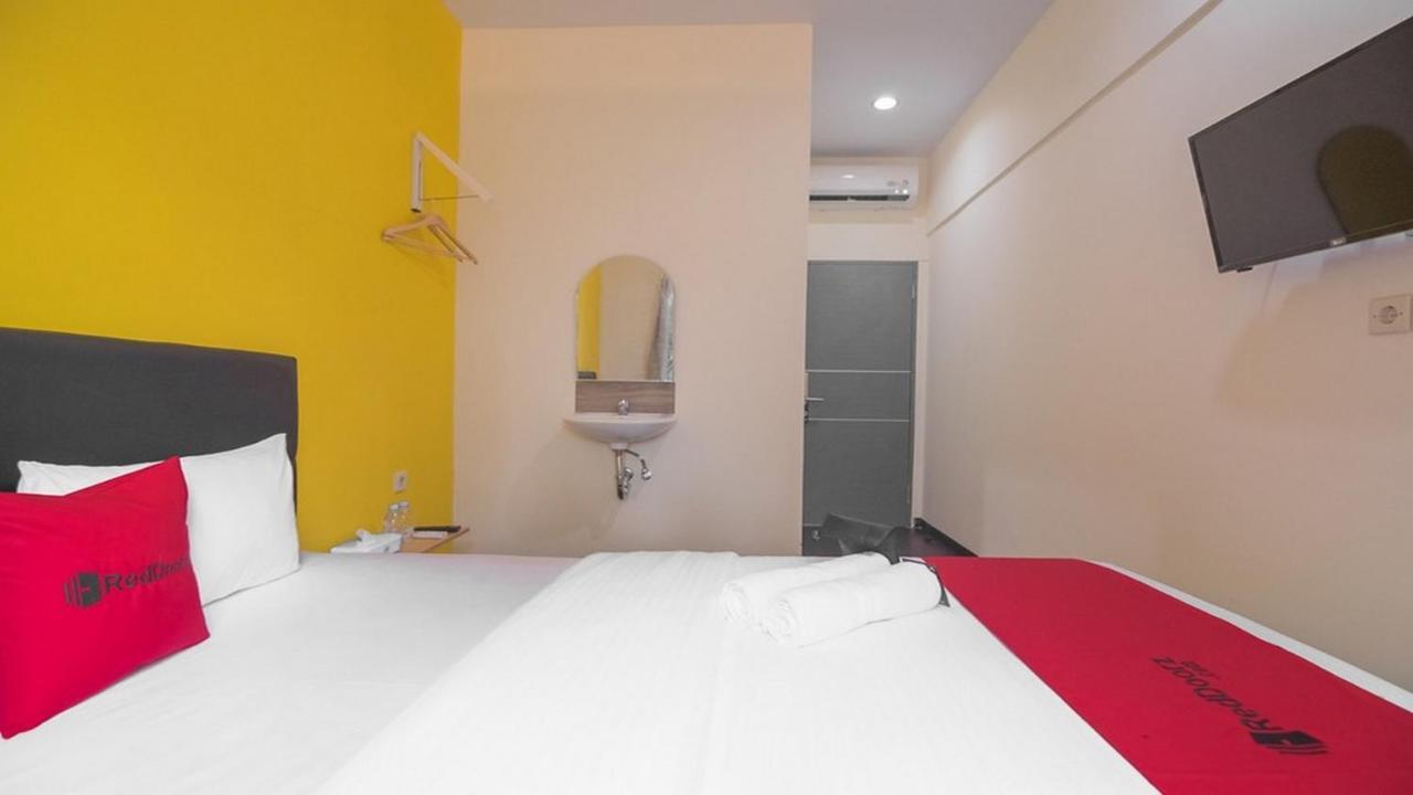 Reddoorz Near Itc Mangga Dua Hotel Jakarta Ngoại thất bức ảnh