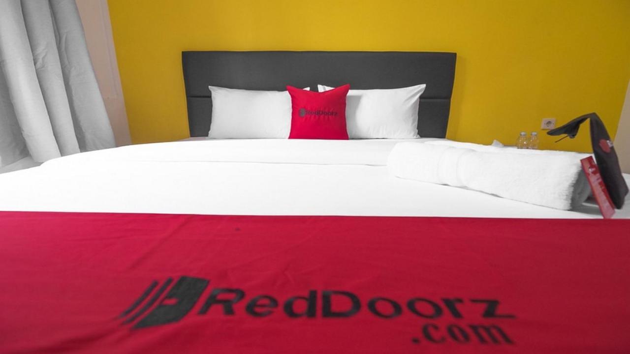 Reddoorz Near Itc Mangga Dua Hotel Jakarta Ngoại thất bức ảnh